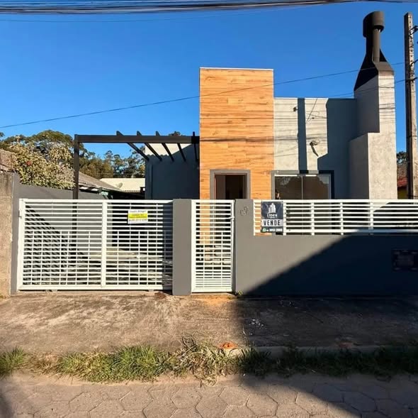 Casa a venda No Bairro Rio Vermelho — foto 1