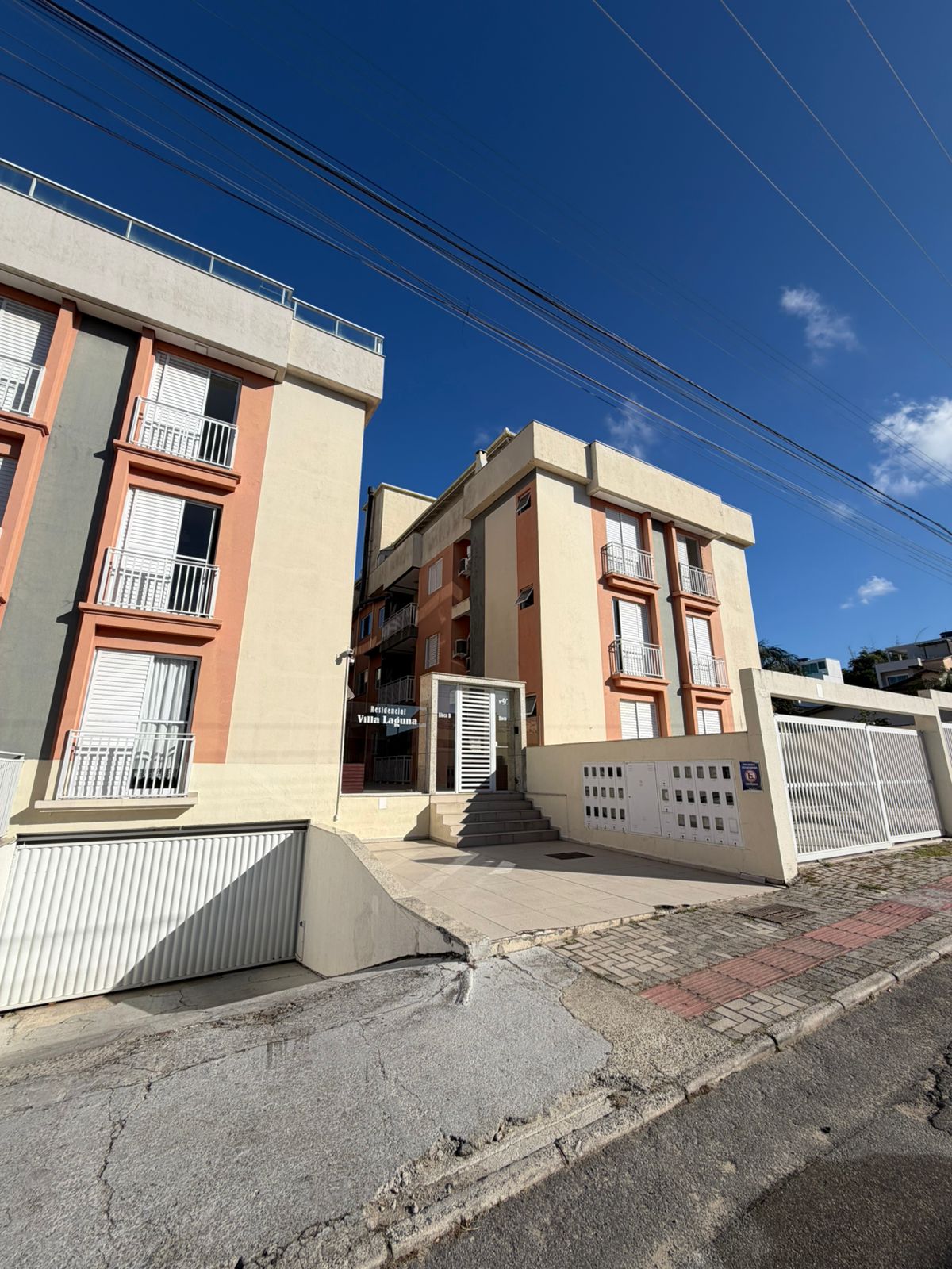 Apartamento a venda na Praia do Santinho em ótima Localização — foto 1