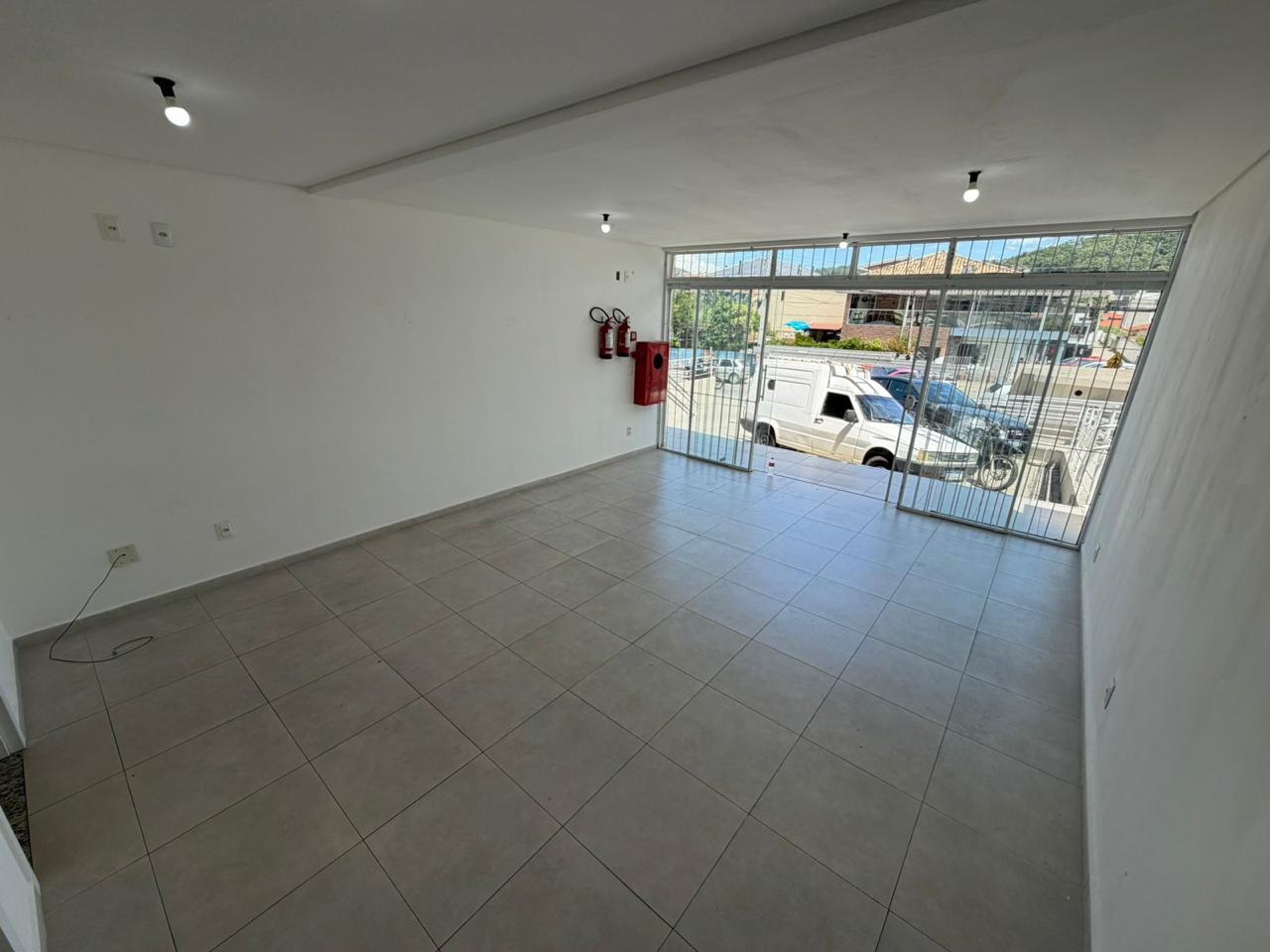Sala Comercial a venda na Praia dos Ingleses — foto 2