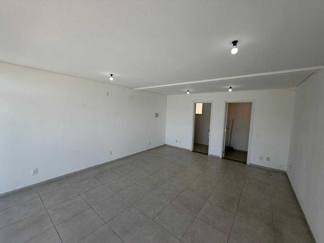 Sala Comercial a venda na Praia dos Ingleses — foto 6