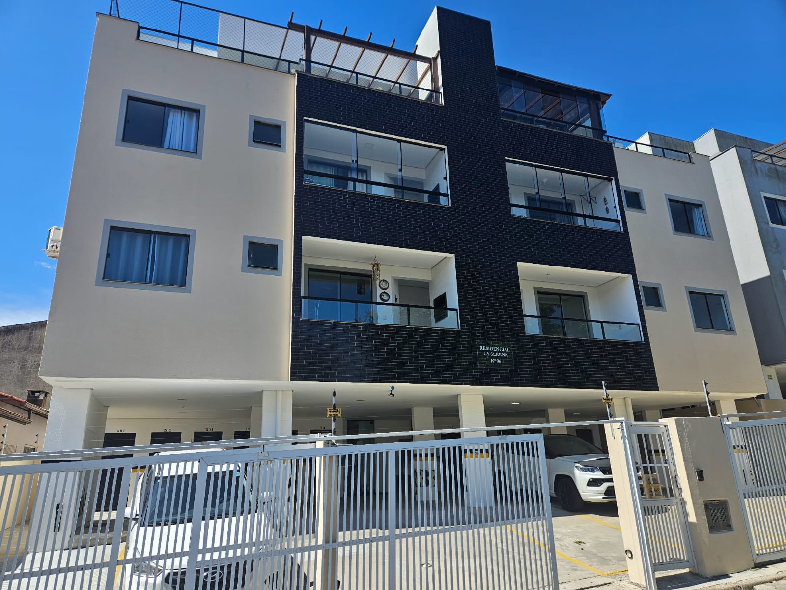 Ótimo apartamento na Praia dos Ingleses, em ótima localização — foto 1
