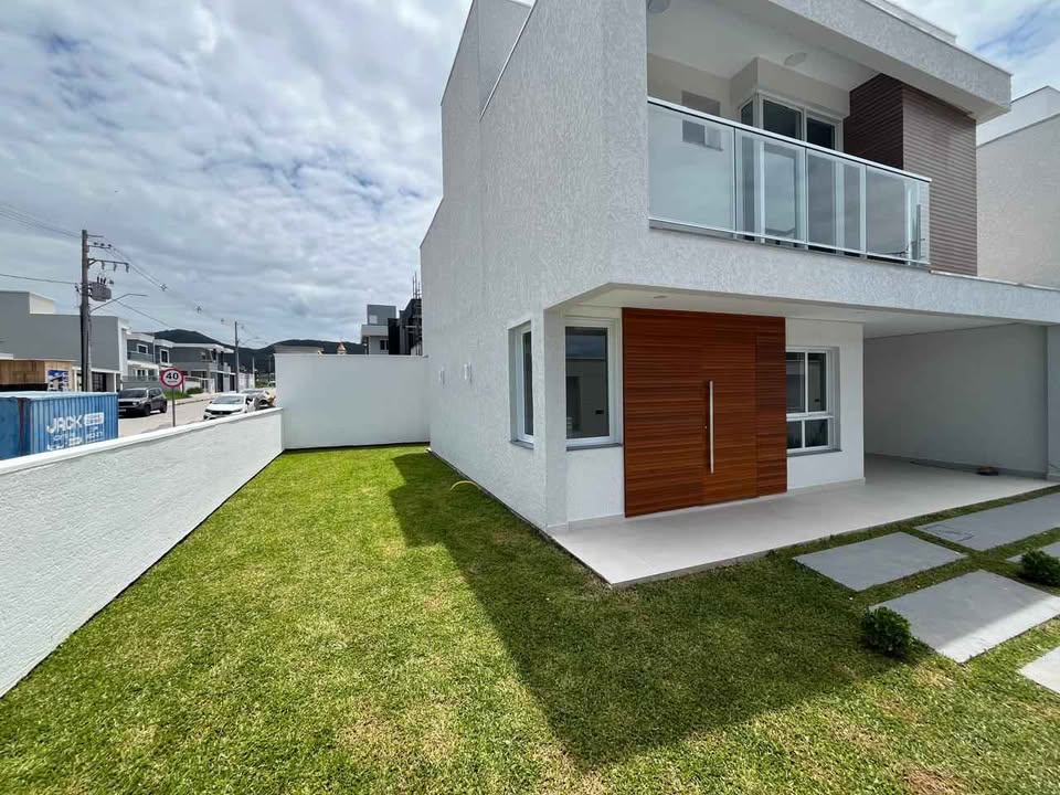 Casa a venda na Praia dos Ingleses com 3 dormitórios — foto 2