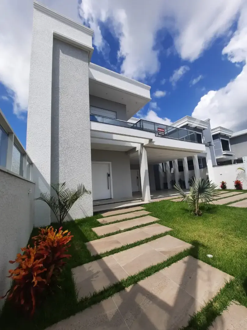 Belissima casa com 3 dormitórios na Praia dos Ingleses — foto 1